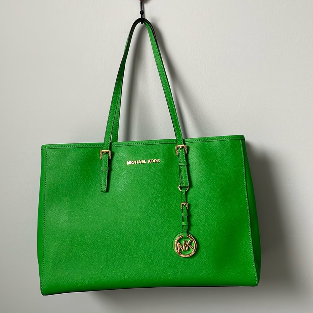 Michael Kors beautiful green purse NWOT